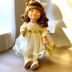 Adorable Collector’s Choice Musical Doll Teresa